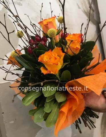 Bouquet con rose arancio