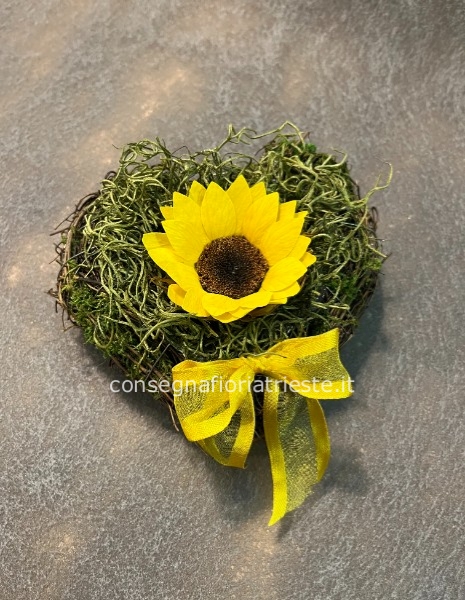 cuore in vimini con girasole stabilizzato